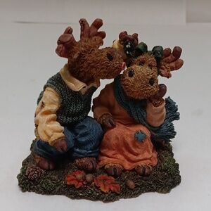 BOYDS BEARS RESIN  MOOSE ~ MERVIN & MATTIE...UNDER/ MISTLETOE